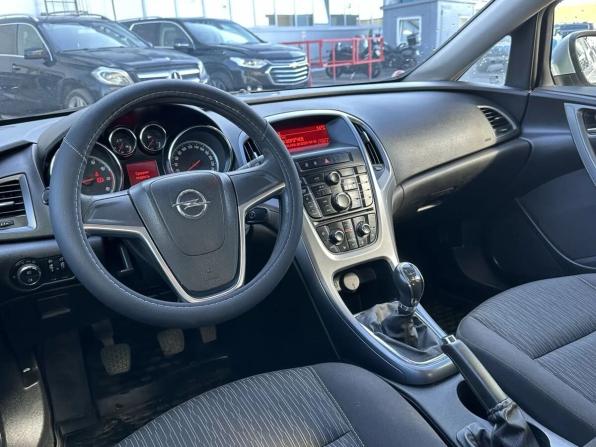 Opel Astra J Рестайлинг с пробегом 2013 года, цена 748 000 рублей, 154101 км, седан, Автокод Объявления