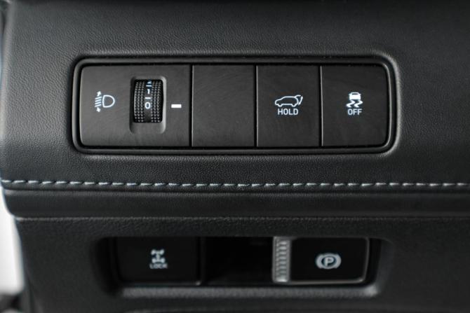 Hyundai Santa Fe IV Рестайлинг с пробегом 2022 года, цена 3 649 000 рублей, 131000 км, внедорожник, Автокод Объявления