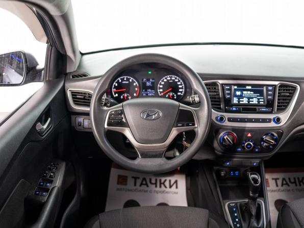 Hyundai Solaris II с пробегом 2018 года, цена 1 235 500 рублей, 120874 км, седан, Автокод Объявления