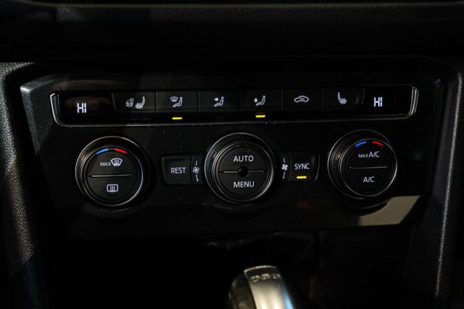 Volkswagen Tiguan II с пробегом 2018 года, цена 2 695 000 рублей, 104085 км, внедорожник, Автокод Объявления