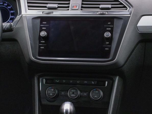 Volkswagen Tiguan II с пробегом 2017 года, цена 2 895 000 рублей, 155000 км, внедорожник, Автокод Объявления