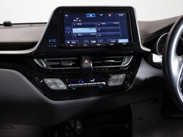 Toyota C-HR I с пробегом 2017 года, цена 1 795 000 рублей, 88060 км, внедорожник, Автокод Объявления