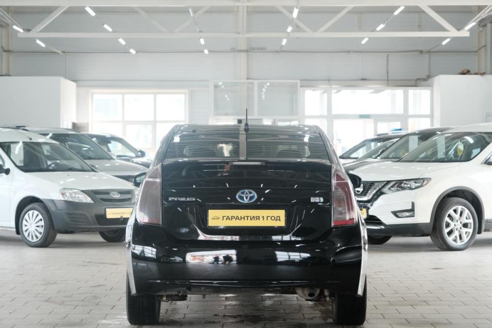 Toyota Prius III Рестайлинг (XW30) Омск  - изображение 6