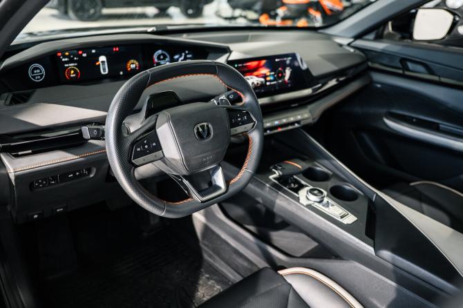 Changan UNI-V I с пробегом 2024 года, цена 2 319 000 рублей, 14000 км, лифтбек, Автокод Объявления