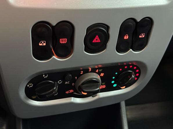 Renault Sandero I с пробегом 2012 года, цена 560 000 рублей, 136030 км, хэтчбек, Автокод Объявления