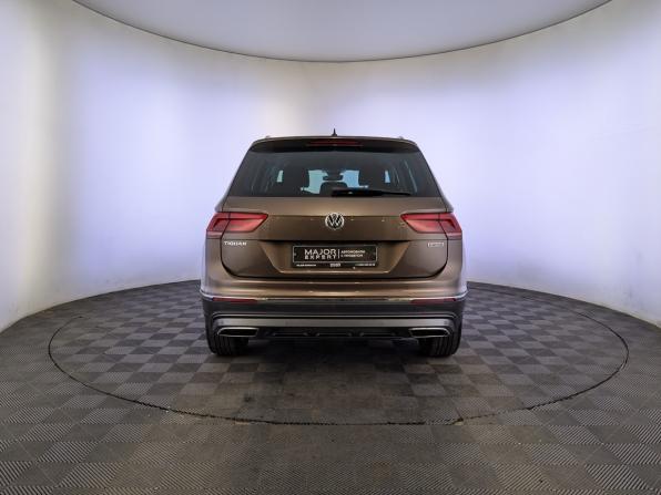 Volkswagen Tiguan II с пробегом 2019 года, цена 2 750 000 рублей, 138492 км, внедорожник, Автокод Объявления