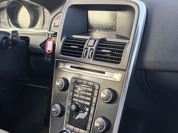Volvo XC60 I Рестайлинг с пробегом 2014 года, цена 1 949 000 рублей, 180000 км, внедорожник, Автокод Объявления