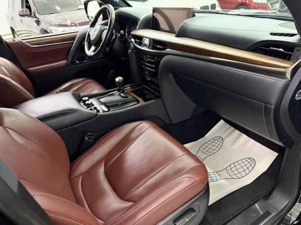 Lexus LX III Рестайлинг 2 с пробегом 2018 года, цена 9 300 000 рублей, 76845 км, внедорожник, Автокод Объявления