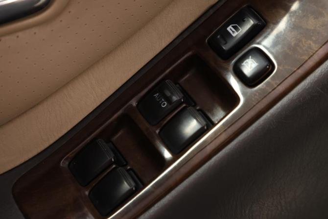 Toyota Highlander I (XU20) с пробегом 2002 года, цена 899 000 рублей, 242946 км, внедорожник, Автокод Объявления