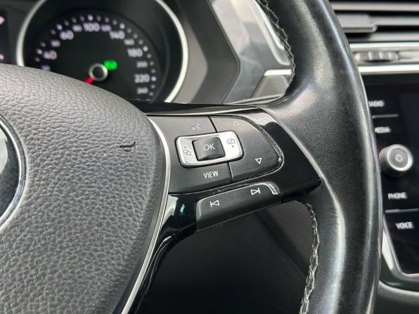 Volkswagen Tiguan II с пробегом 2018 года, цена 1 799 000 рублей, 240393 км, внедорожник, Автокод Объявления