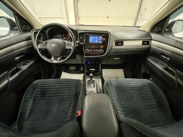 Mitsubishi Outlander III Рестайлинг 2 с пробегом 2015 года, цена 1 650 000 рублей, 176461 км, внедорожник, Автокод Объявления