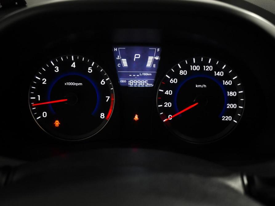 Hyundai Solaris I Санкт-Петербург  - изображение 17