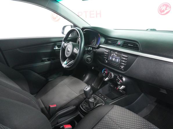 Kia Rio IV с пробегом 2018 года, цена 1 365 000 рублей, 76471 км, седан, Автокод Объявления
