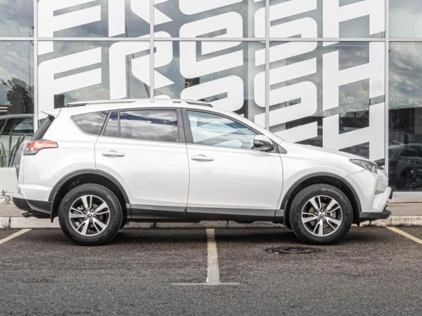 Toyota RAV4 IV (XA40) Рестайлинг с пробегом 2018 года, цена 2 429 000 рублей, 141330 км, внедорожник, Автокод Объявления