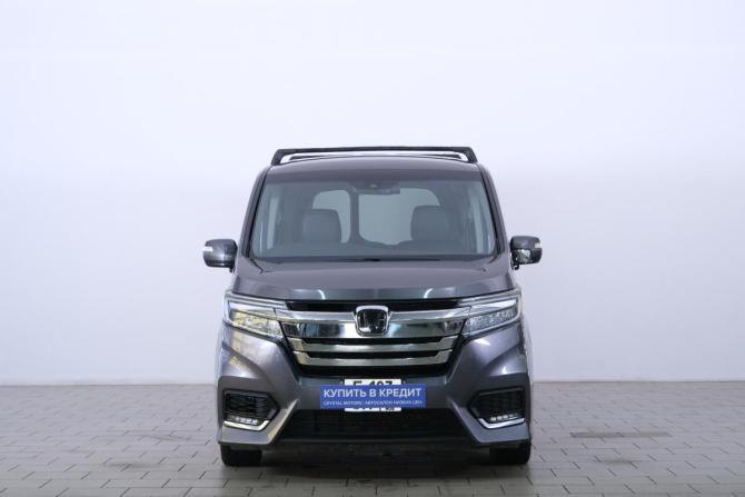 Honda Stepwgn V Рестайлинг с пробегом 2017 года, цена 2 129 000 рублей, 121000 км, минивэн, Автокод Объявления