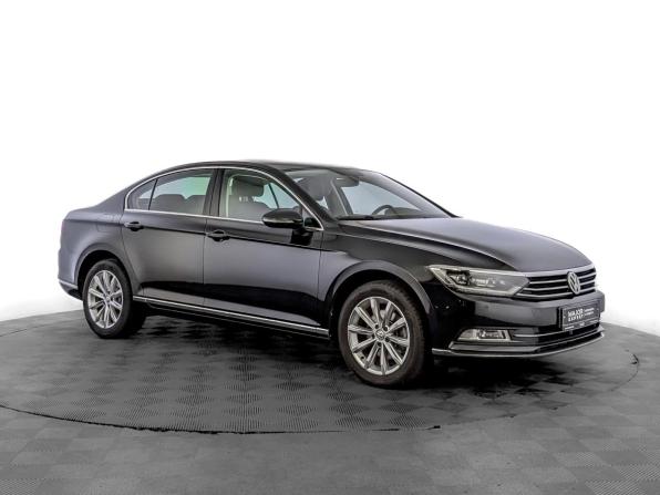 Volkswagen Passat B8 с пробегом 2018 года, цена 2 645 000 рублей, 66799 км, седан, Автокод Объявления