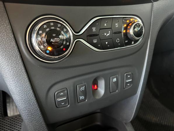 Renault Sandero II с пробегом 2014 года, цена 960 000 рублей, 117579 км, хэтчбек, Автокод Объявления
