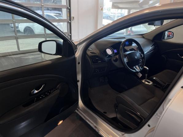 Renault Megane III с пробегом 2011 года, цена 636 000 рублей, 219578 км, универсал, Автокод Объявления