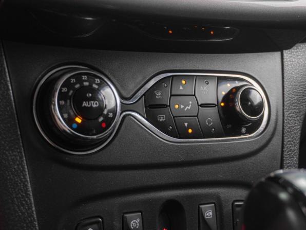 Renault Sandero II с пробегом 2017 года, цена 1 329 000 рублей, 57912 км, хэтчбек, Автокод Объявления