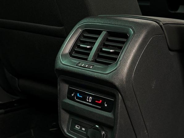 Volkswagen Tiguan II Рестайлинг с пробегом 2021 года, цена 2 450 300 рублей, 63141 км, внедорожник, Автокод Объявления