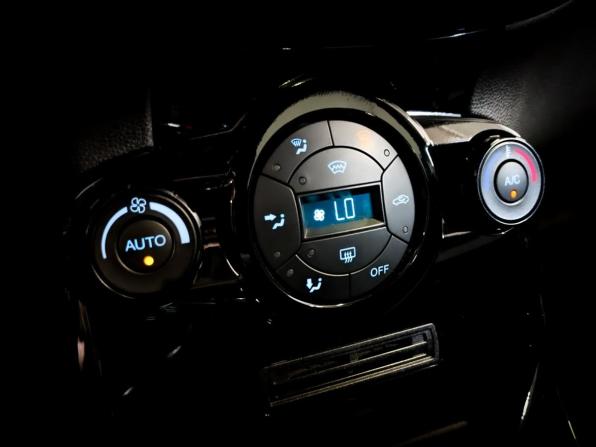 Ford Fiesta Mk6 Рестайлинг с пробегом 2016 года, цена 850 000 рублей, 134538 км, хэтчбек, Автокод Объявления