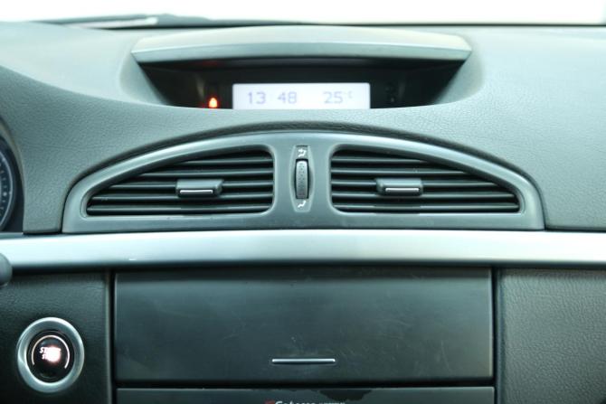 Renault Laguna II Рестайлинг с пробегом 2007 года, цена 569 000 рублей, 142200 км, лифтбек, Автокод Объявления