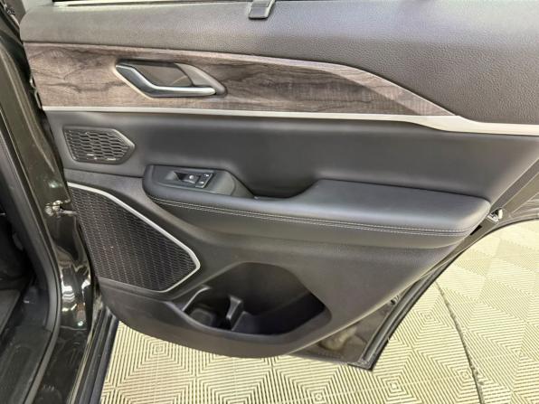 Jeep Grand Cherokee V (WL) с пробегом 2022 года, цена 6 300 000 рублей, 46418 км, внедорожник, Автокод Объявления
