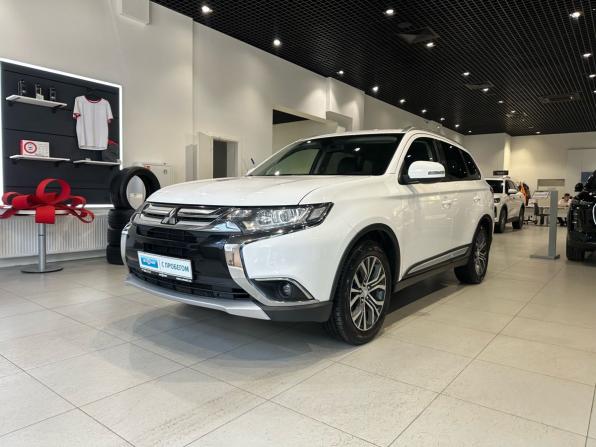 Mitsubishi Outlander III Рестайлинг 2 с пробегом 2015 года, цена 1 685 000 рублей, 112000 км, внедорожник, Автокод Объявления