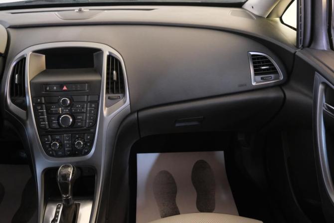 Opel Astra J Рестайлинг с пробегом 2013 года, цена 979 000 рублей, 119172 км, универсал, Автокод Объявления