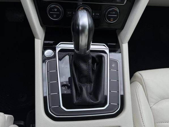 Volkswagen Passat B8 с пробегом 2018 года, цена 1 899 000 рублей, 206018 км, седан, Автокод Объявления
