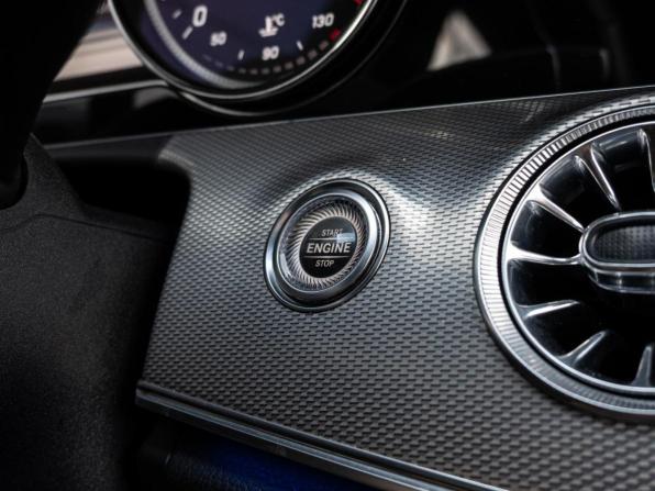 Mercedes-Benz E-Класс V (W213 S213 C238) с пробегом 2019 года, цена 2 460 000 рублей, 267466 км, седан, Автокод Объявления