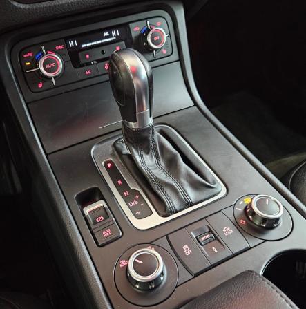 Volkswagen Touareg II с пробегом 2013 года, цена 1 899 000 рублей, 200121 км, внедорожник, Автокод Объявления