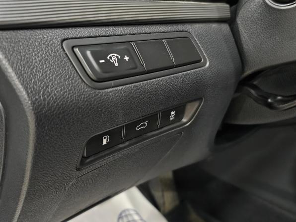 Hyundai Sonata VII (LF) Рестайлинг с пробегом 2019 года, цена 1 195 000 рублей, 355000 км, седан, Автокод Объявления