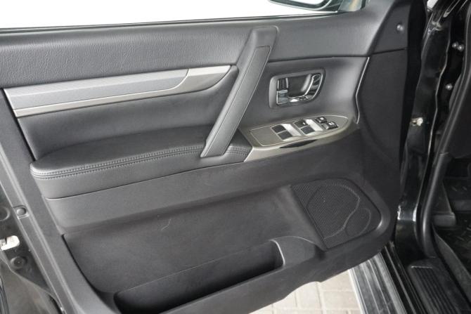Mitsubishi Pajero IV Рестайлинг 1 с пробегом 2011 года, цена 1 990 000 рублей, 214306 км, внедорожник, Автокод Объявления
