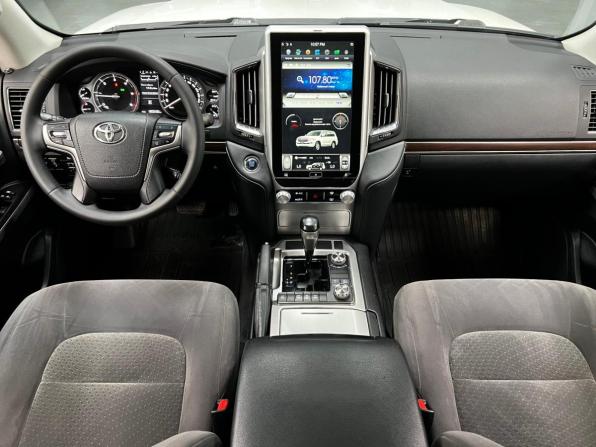 Toyota Land Cruiser 200 Series Рестайлинг 2 с пробегом 2018 года, цена 5 690 000 рублей, 190000 км, внедорожник, Автокод Объявления