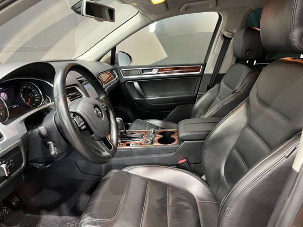 Volkswagen Touareg II с пробегом 2011 года, цена 2 650 000 рублей, 70061 км, внедорожник, Автокод Объявления