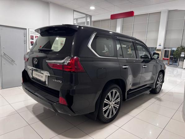 Lexus LX III Рестайлинг 2 с пробегом 2016 года, цена 9 400 000 рублей, 40000 км, внедорожник, Автокод Объявления