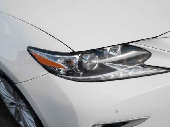 Lexus ES VI Рестайлинг с пробегом 2017 года, цена 2 245 000 рублей, 240763 км, седан, Автокод Объявления