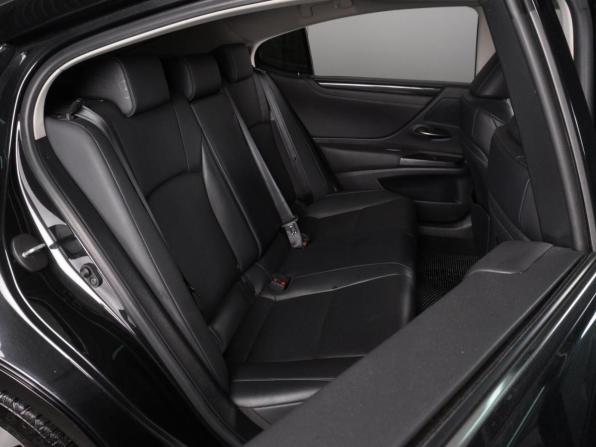 Lexus ES VII с пробегом 2020 года, цена 3 695 000 рублей, 131486 км, седан, Автокод Объявления