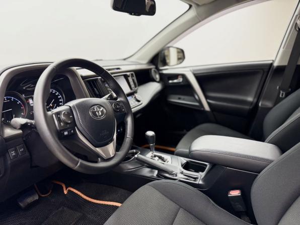 Toyota RAV4 IV (XA40) Рестайлинг с пробегом 2016 года, цена 2 430 000 рублей, 123492 км, внедорожник, Автокод Объявления