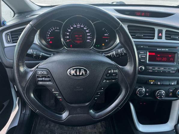 Kia Ceed II с пробегом 2014 года, цена 900 000 рублей, 239932 км, хэтчбек, Автокод Объявления