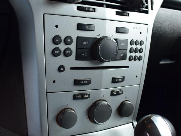 Opel Astra H Рестайлинг с пробегом 2012 года, цена 485 995 рублей, 177207 км, седан, Автокод Объявления