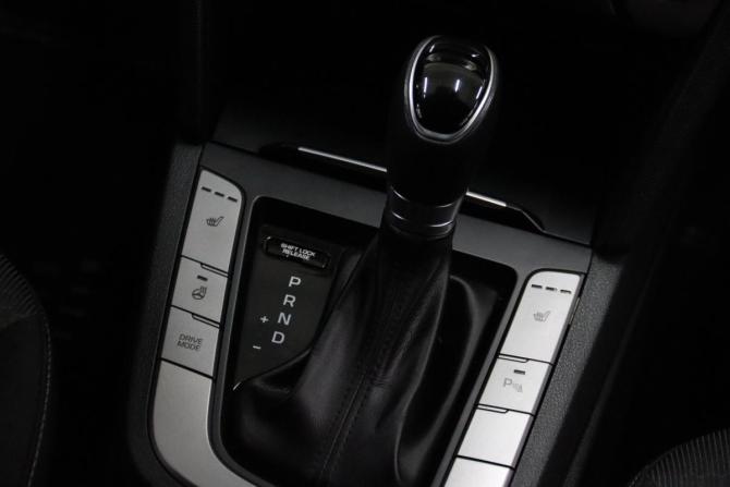 Hyundai Elantra VI (AD) с пробегом 2017 года, цена 1 675 170 рублей, 76324 км, седан, Автокод Объявления