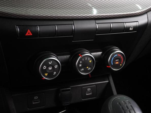 Lada (ВАЗ) Vesta I Рестайлинг (NG) с пробегом 2023 года, цена 1 272 000 рублей, 42177 км, седан, Автокод Объявления