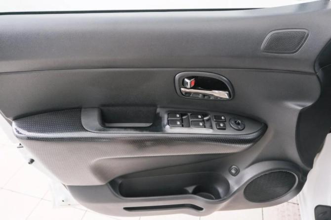 Kia Carens II (UN) с пробегом 2011 года, цена 729 000 рублей, 294000 км, компактвэн, Автокод Объявления