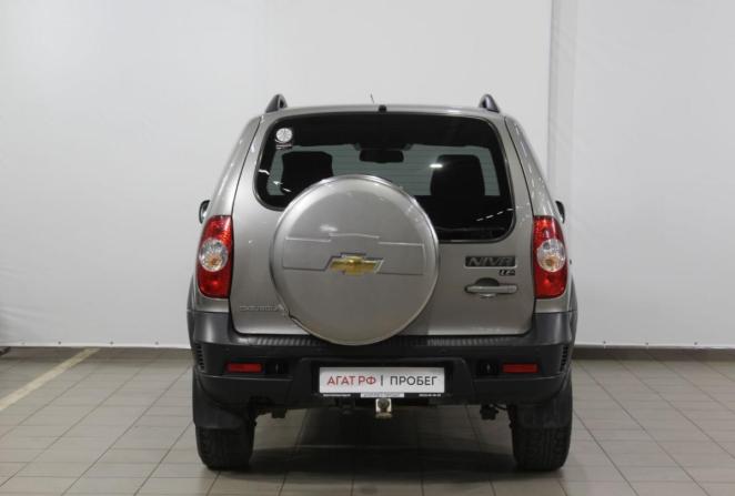 Chevrolet Niva I Рестайлинг с пробегом 2018 года, цена 950 000 рублей, 77270 км, внедорожник, Автокод Объявления