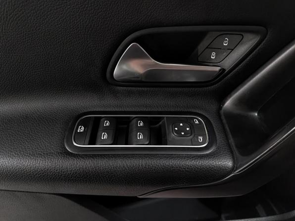 Mercedes-Benz A-Класс IV (W177) с пробегом 2019 года, цена 1 955 000 рублей, 83001 км, седан, Автокод Объявления
