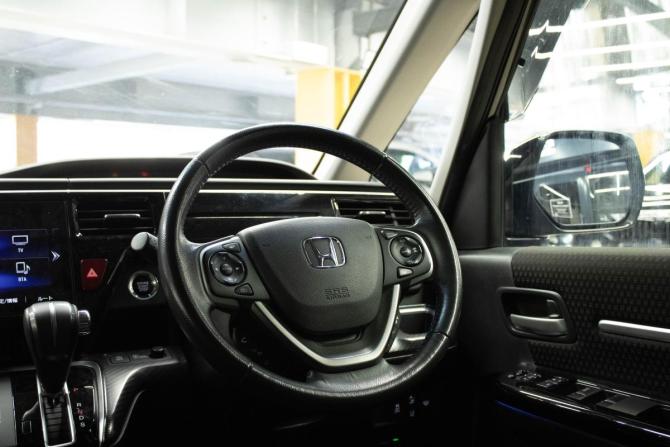 Honda Stepwgn V Рестайлинг с пробегом 2019 года, цена 3 049 000 рублей, 64408 км, минивэн, Автокод Объявления