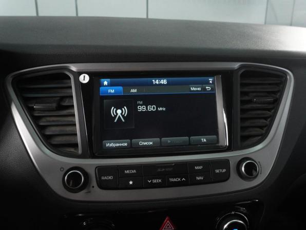 Hyundai Solaris II с пробегом 2017 года, цена 1 399 000 рублей, 80121 км, седан, Автокод Объявления