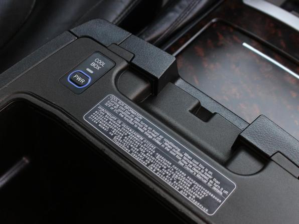 Toyota Land Cruiser 200 Series Рестайлинг 1 с пробегом 2012 года, цена 3 402 000 рублей, 209440 км, внедорожник, Автокод Объявления